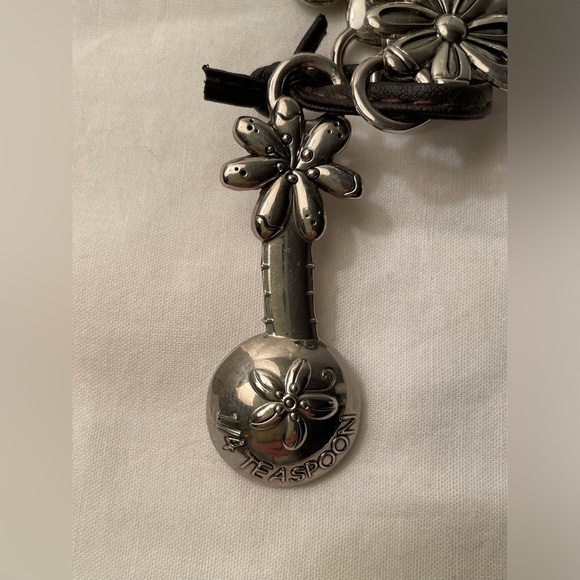 Decorative Measuring Spoons - Picture 9 of 10